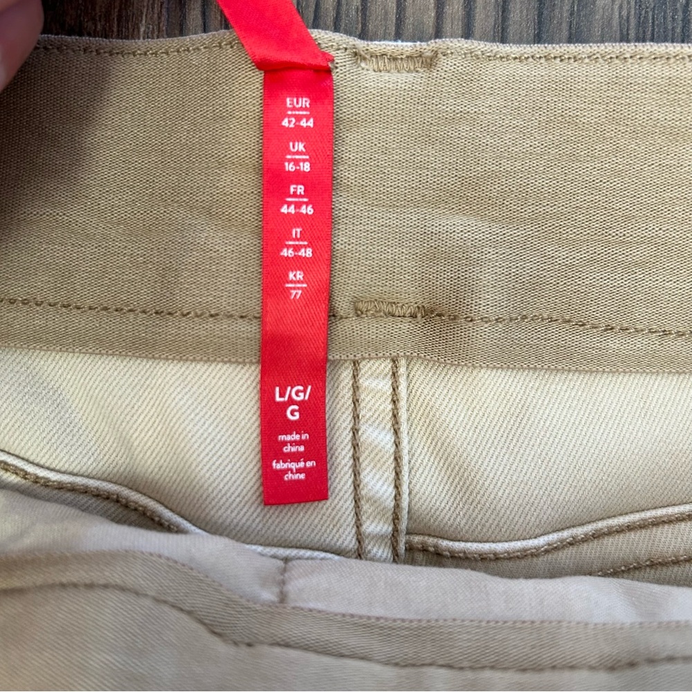 Spanx Stretch Twill Shorts Khaki Large - Picture 8 of 8